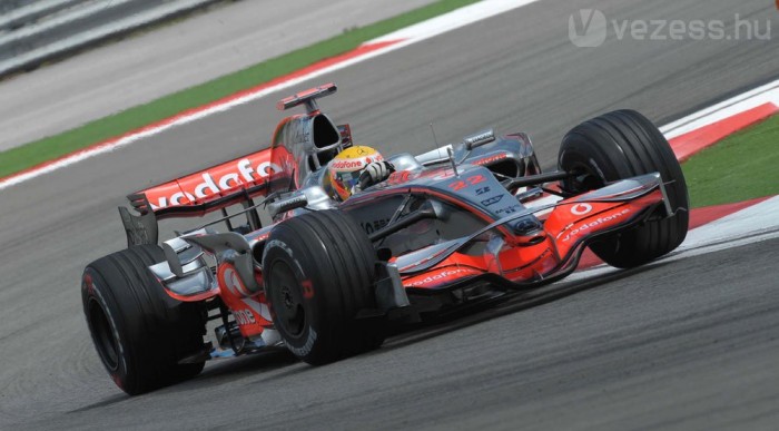 Hamilton jól taktikázott