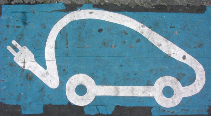 A jövőautók veszélyei 7 | Vezess Veszélyesen halk az elektromos autó