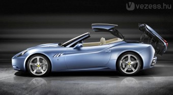 Fémtetős az új nyitott Ferrari