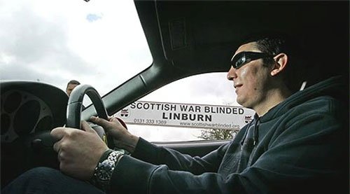 17156_153849_1000x700.jpg | Vezess | Vezess Shaw a volánnál