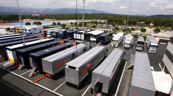 Trulli nyerte az esős tesztet 6