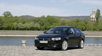 Új Lancer: Cápaorr és kerregés