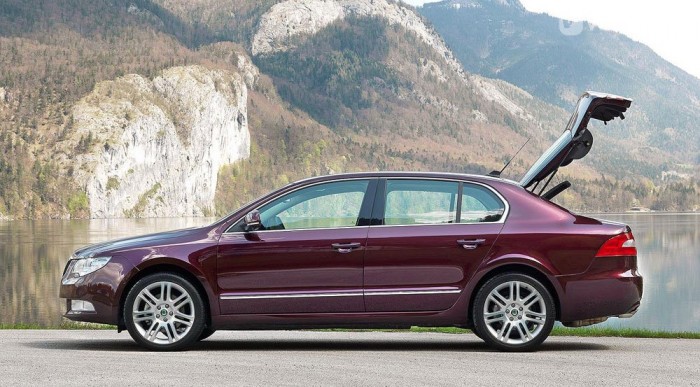 Nyitható a teljes hátsó ajtó is