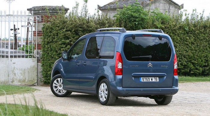 Új Berlingo: Bűvészdoboz 7 | Vezess Sötétített hátsó