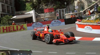 Massa borította a papírformát