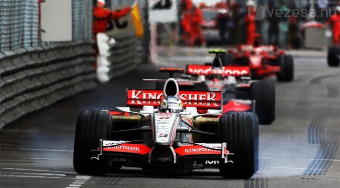 Hamilton uralkodott a káoszban 9