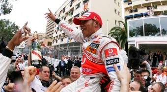 Hamilton defekttel nyert