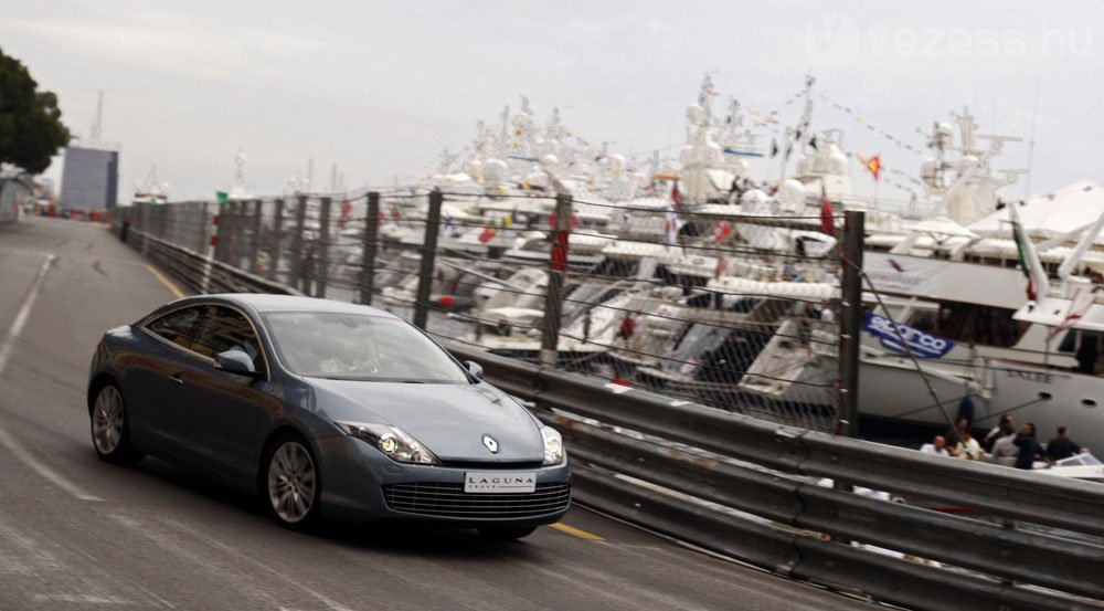 Kupé a Renault Lagunából 12