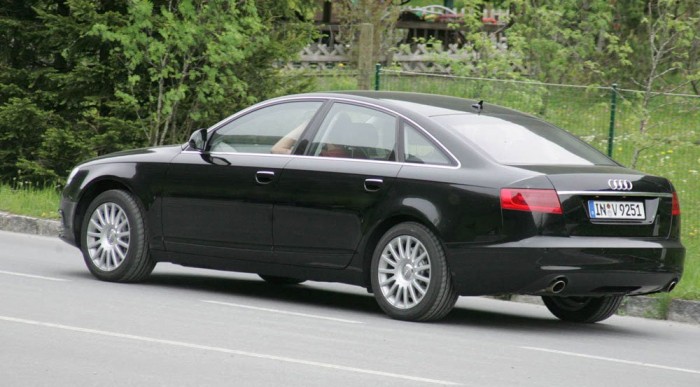 Változik a csomagtérajtó is