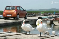 Nehezen, de befutott a Twingo a szomszédból