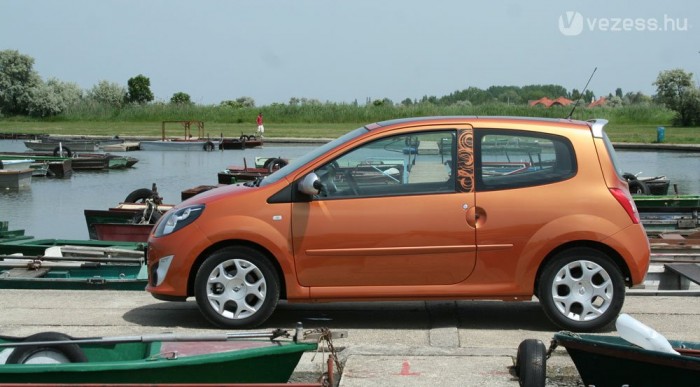 16,7 centivel hosszabb az új Twingo elődjénél