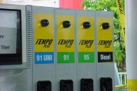 Jelentős üzemanyag-áremelés jön 76