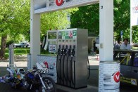 Jelentős üzemanyag-áremelés jön 56