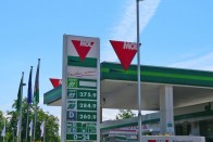 Jelentős üzemanyag-áremelés jön 48