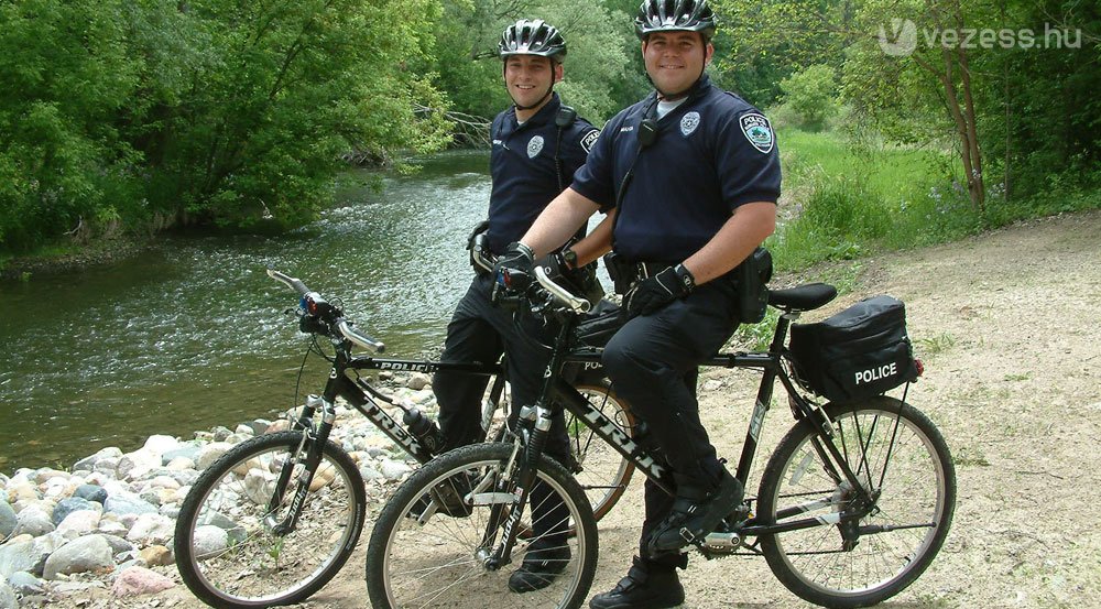 Biciklivel üldöznek a rendőrök 48