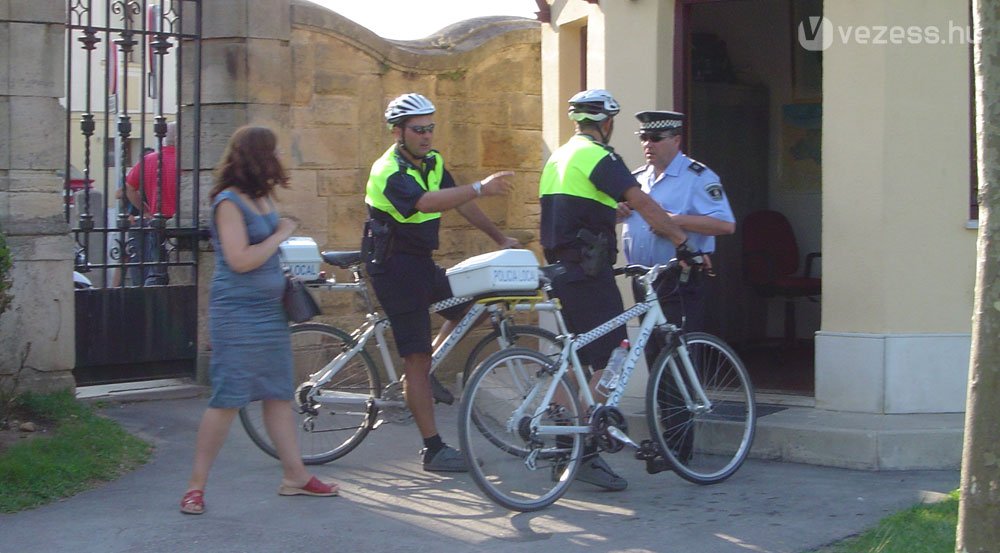 Biciklivel üldöznek a rendőrök 49