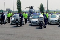 Biciklivel üldöznek a rendőrök 93