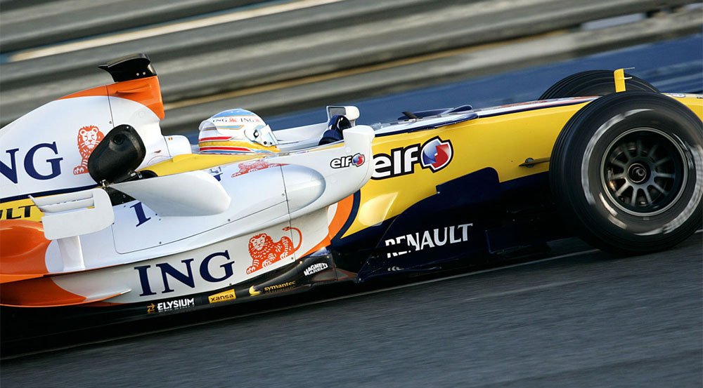 Alonso egyelőre a tavalyi autóval köröz