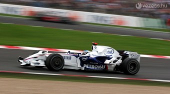 Háromszoros bajnok ül a BMW-be