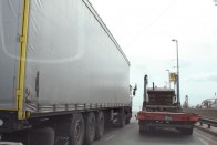 Zöldek: Nem kell olcsóbb benzin! 30 Engedjé' ki!