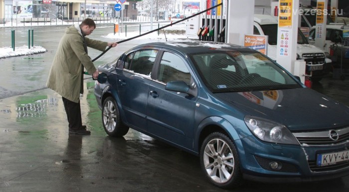 Hiába drágul, nő a dízelkereslet 6 | Vezess Rég nincs sor áremelés előtt