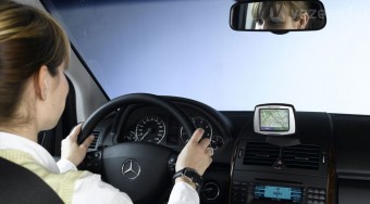 Kikerüli a dugót a Merci