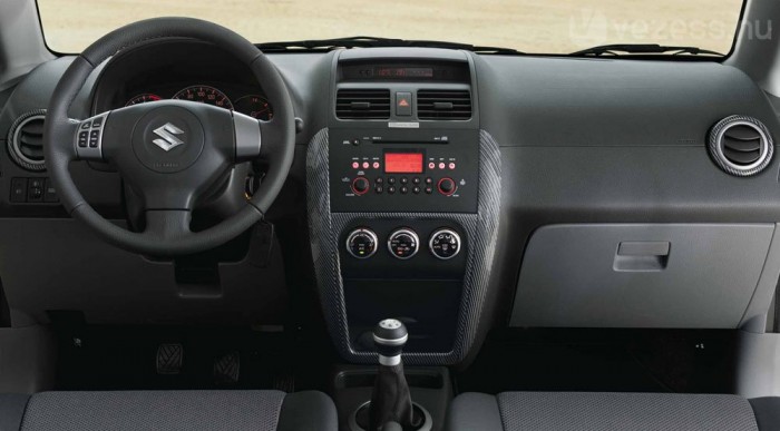 Szénszálas betét és új váltógomb