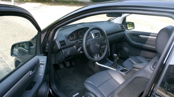 Van itt minden, bőr ülés meg sibeda