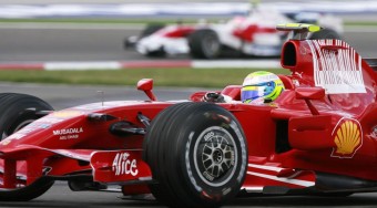 A Ferrari vezet Kanadában