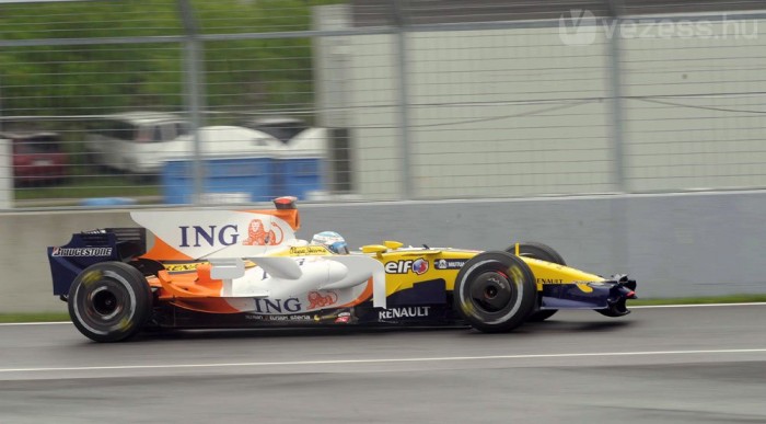 Hamilton agyonverte a mezőnyt 27 Hamilton agyonverte a mezőnyt 27