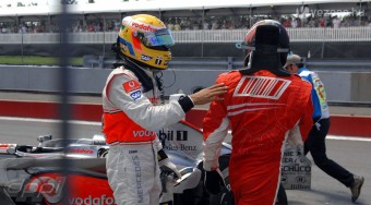 Hamiltont feljelentették