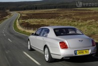 Csodaszép Bentley óriási teljesítménnyel 13