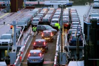 Kölnben rögtön hajóra kerülnek az autók, ettől olcsóbb a logisztika