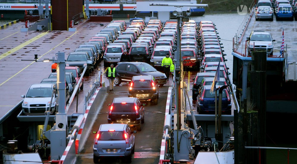 Kölnben rögtön hajóra kerülnek az autók, ettől olcsóbb a logisztika