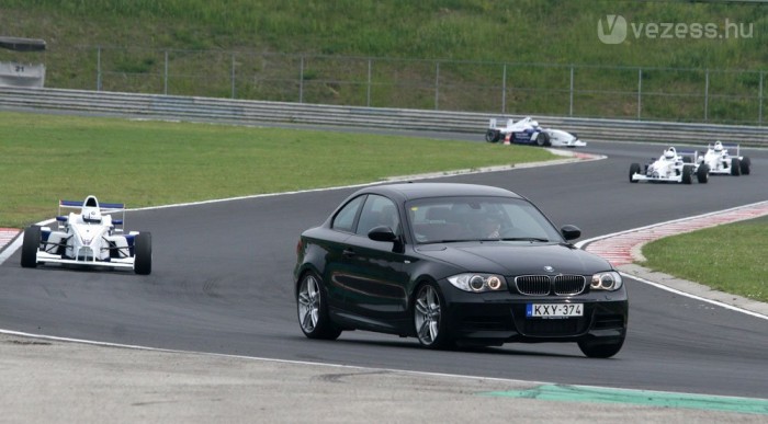Már tudom, milyen Kubicának 12 | Vezess Egy 135i volt a felvezetőautó