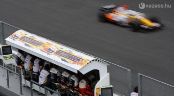 Palik leégett az F1 teszten