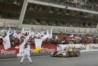 Audi-győzelem Le Mans-ban 32 Nyolcadik Audi győzelem