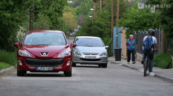 Körömlakkszínű városi tavasz