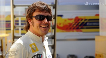 Alonso dobogót vár