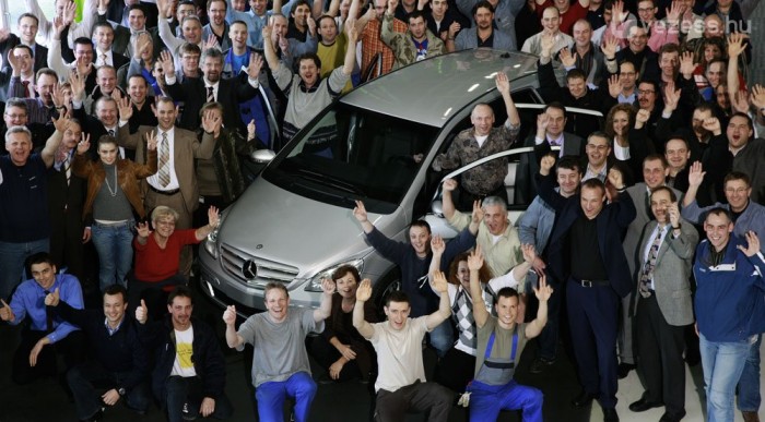 Akár 12-15 ezer új állást jelent a gyár