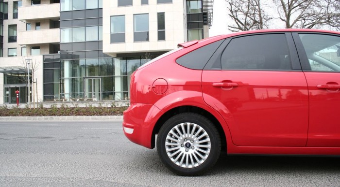 Új Focus + egy erős benzinmotor 9 | Vezess Jól fekszik a 17-es gumikkal az úton