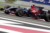 Alonso lenyomta a Ferrarikat 25