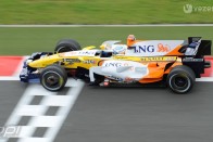 Alonso nagyot alkotott a Renault kedvéért