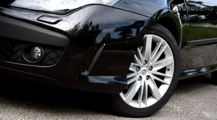 Laguna GT: Hátul is kormányoz 8 | Vezess 18-as felni jár a GT-hez