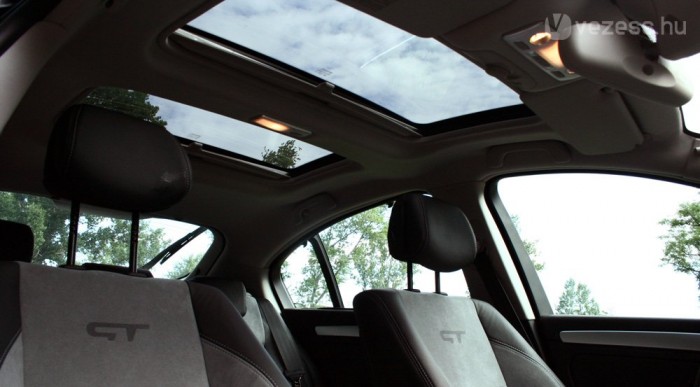 Laguna GT: Hátul is kormányoz 9 | Vezess Kétszázért a miénk a napfénytető