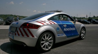 Sokat tejelünk a rendőröknek
