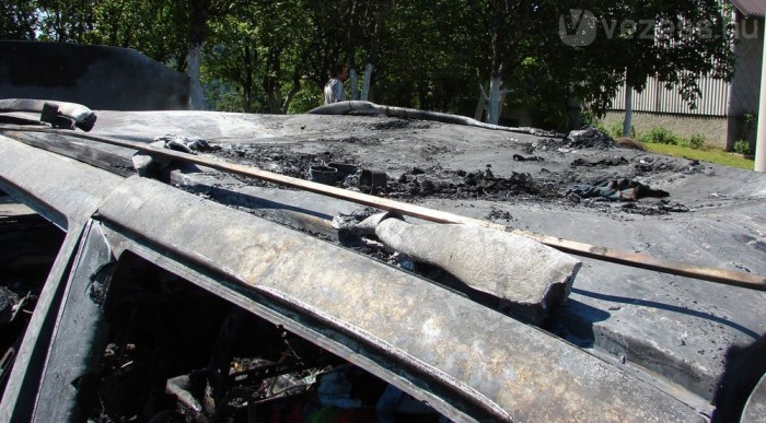 Hamuvá vált tetőbox