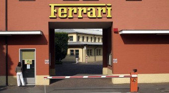 Emberarcú Ferrari-gyár