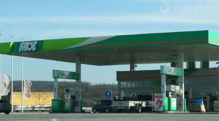 Erősen esik a benzinár 2 Erősen esik a benzinár 2