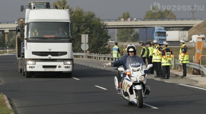 Szuper traffipax a rendőrségnél 2 Szuper traffipax a rendőrségnél 2